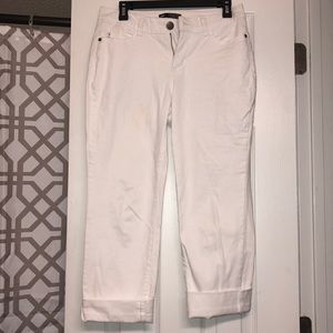 White capri jeans